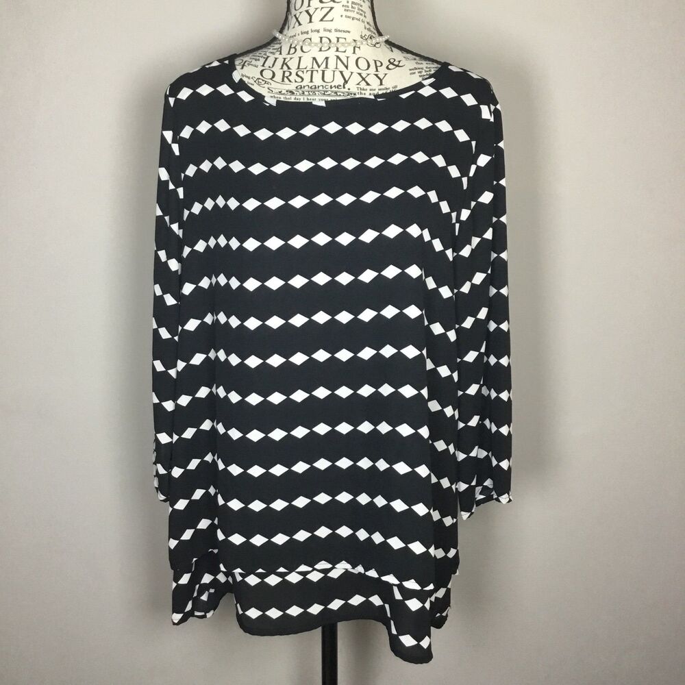 The limited double layer blouse black white diamond pattern floaty vee neck M
